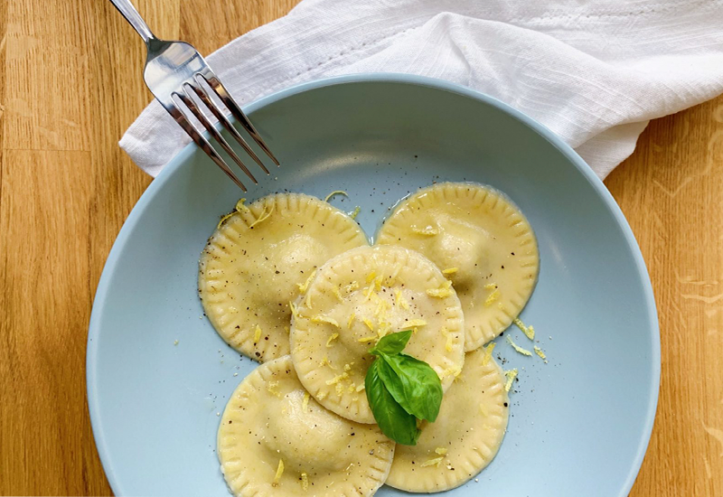 Ravioli mit Randen und Butternusskürbisfüllung