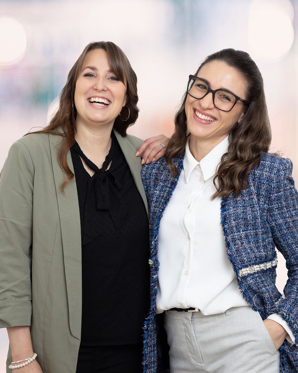 Produktmanager Angela und Larissa