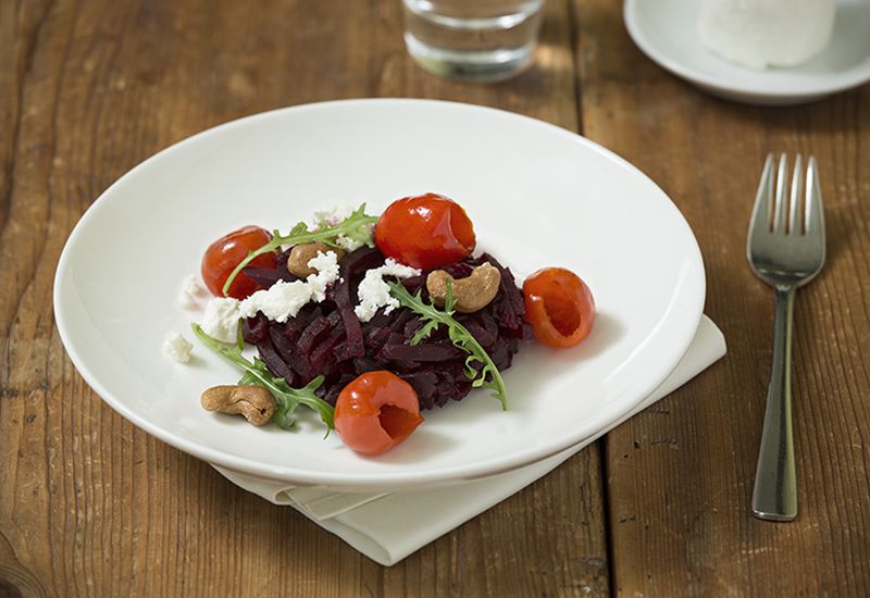 Randensalat mit gegrillten Wilde Paprika, Ziegenfrischkäse und ...